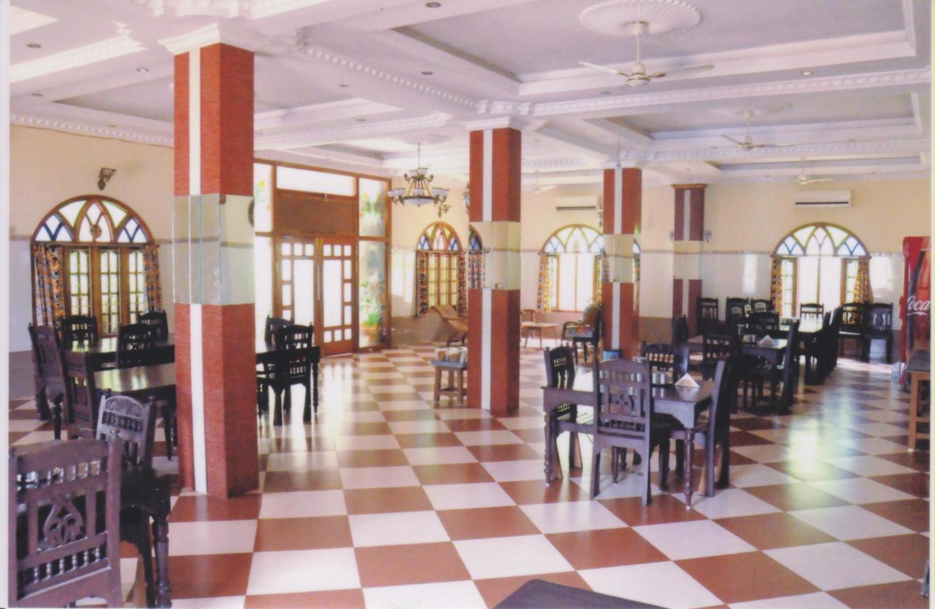 Chettinaadu Narayana Vilas Kānādukāttān Extérieur photo