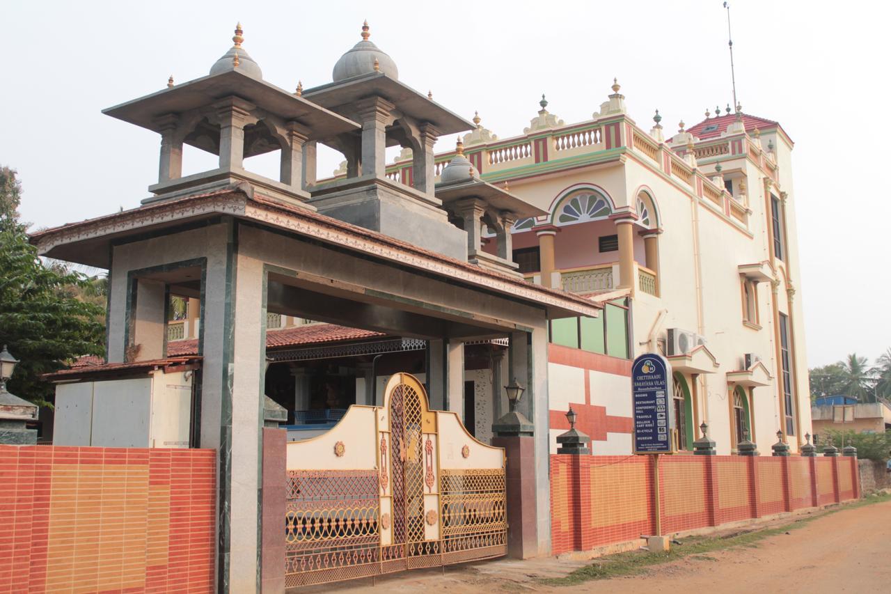 Chettinaadu Narayana Vilas Kānādukāttān Extérieur photo