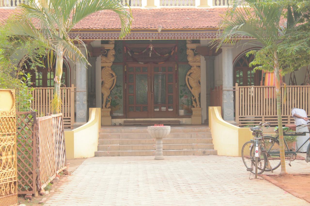 Chettinaadu Narayana Vilas Kānādukāttān Extérieur photo
